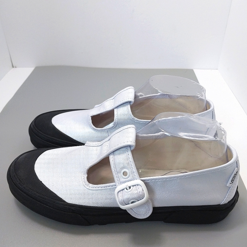Vans‎ Mary Jane's Coated Canvas Shoes, NEW, Size 8| EUR 38.5